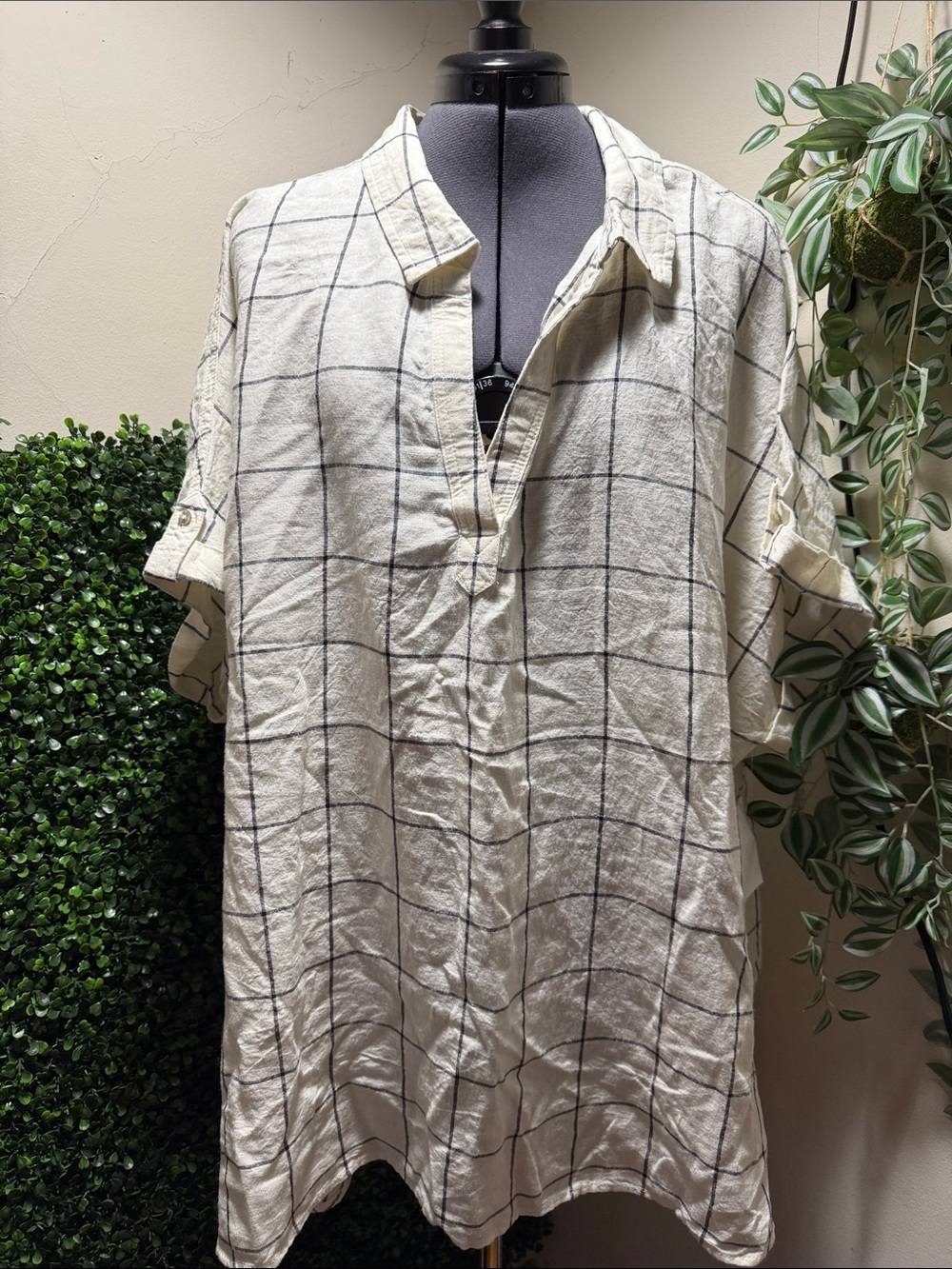 Tahari Cream Windowpane Short-Sleeve Button-Down Shirt